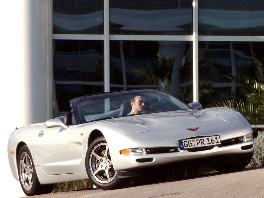  Chevrolet Corvette Convertible 1998 года  (EU) (фото 14 из 18)